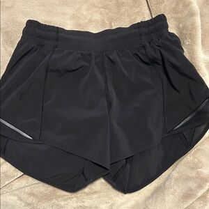 Lululemon hotty hot shorts size 6